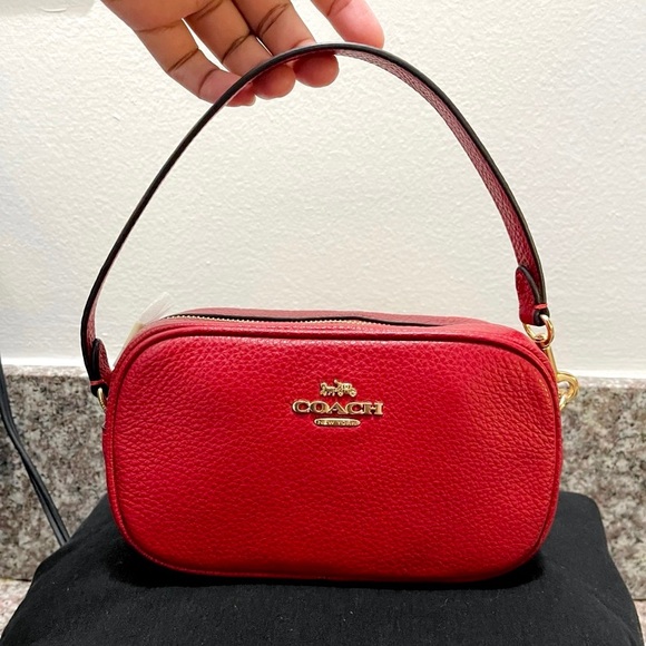 NWOT Coach Leather Jamie Wristlet Bag Red With Logo MSRP $178 - Picture 3 of 5